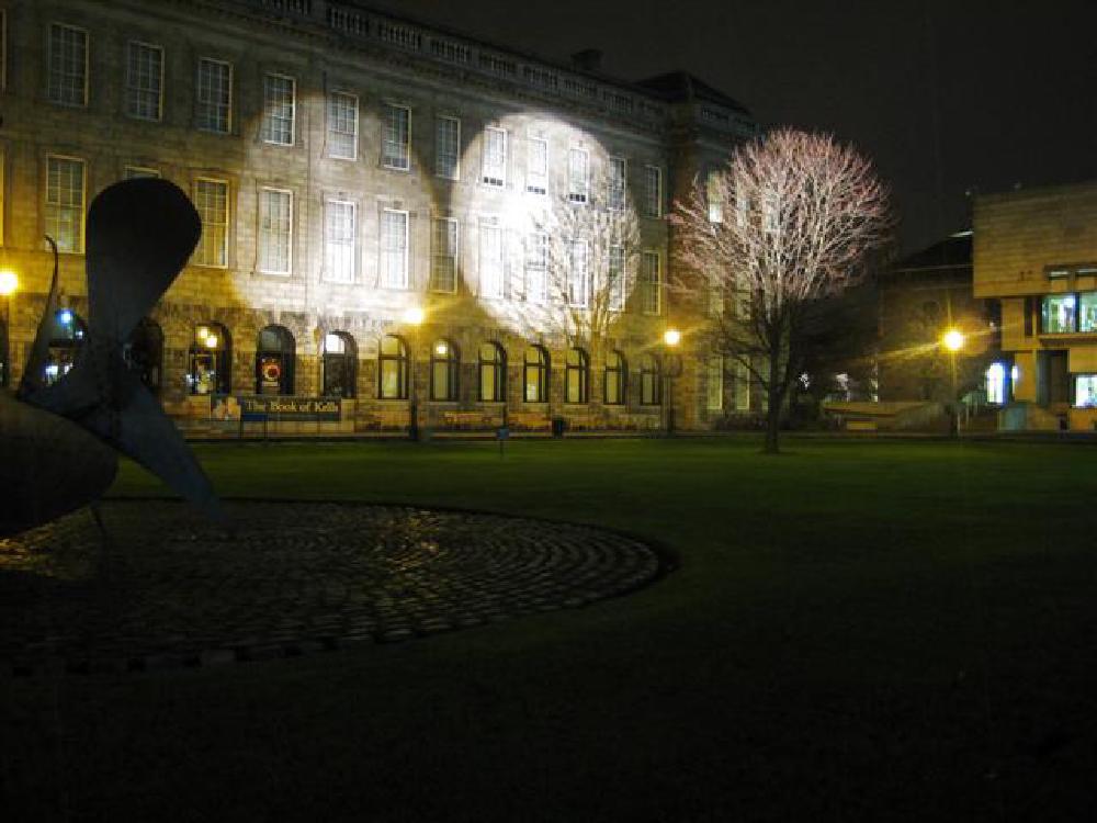 Trinity College by night.JPG